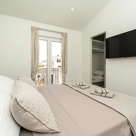 Stunning In With Wifi Holiday home Bibinje