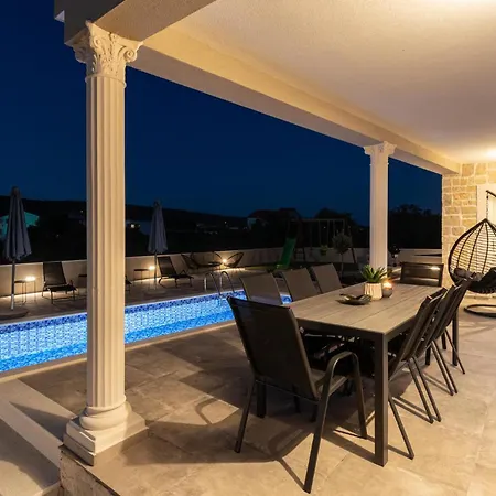 Stunning In With Wifi Holiday home *