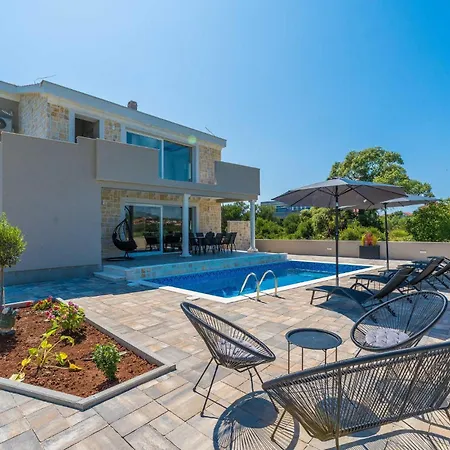 Stunning In With Wifi Holiday home